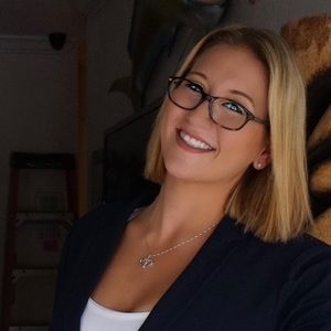 Meet your Posher, Danielle